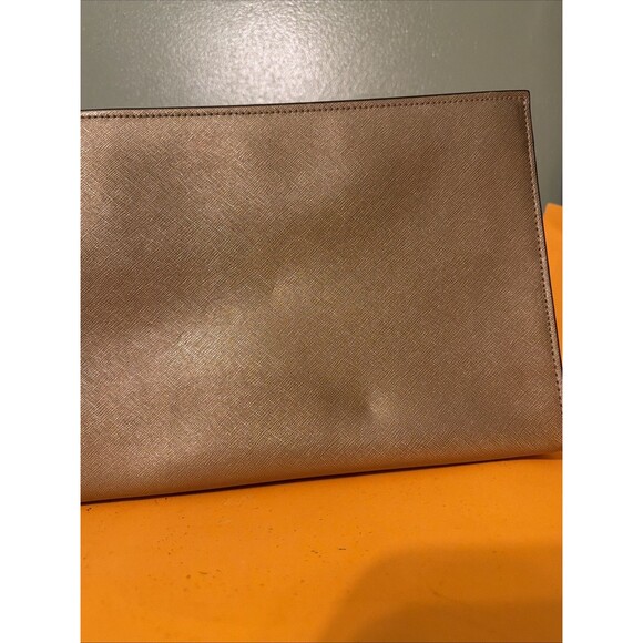 Henri Bendel West 57th Cosmetic Clutch in Rose Gold - Picture 3 of 10